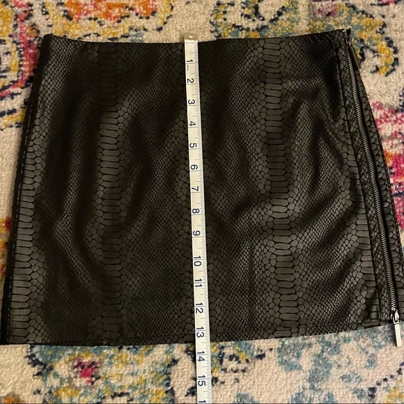 A|X Black Leather Snakeskin Mini Skirt NWT - Picture 6 of 8